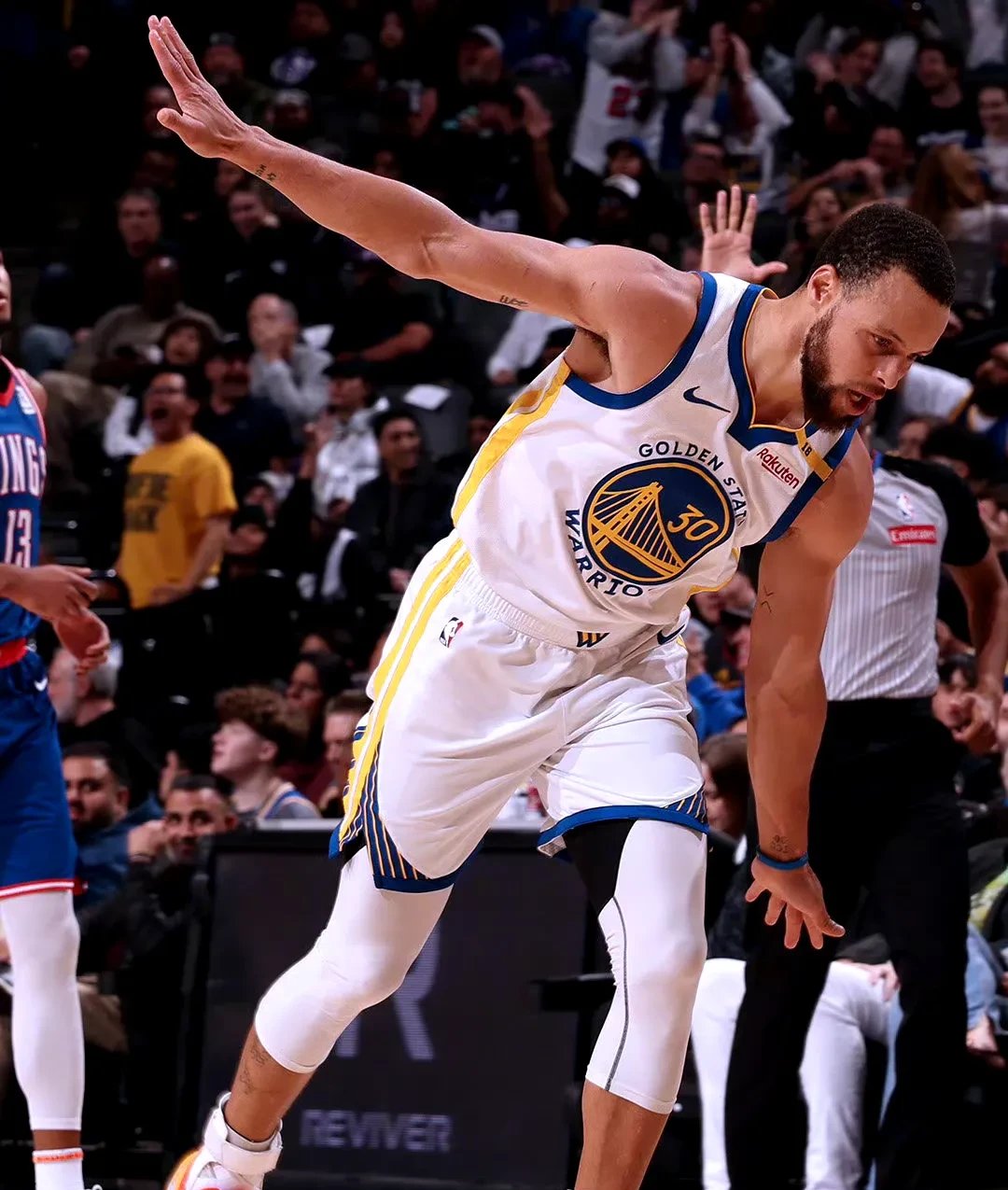 勇士完胜黄蜂迎来连胜,库里独力砍下全场最高分的简单介绍 勇士完胜黄蜂迎来连胜,库里独力砍下全场最高分的简单介绍