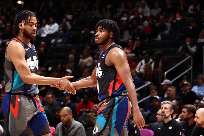 篮网队新星表现抢眼,助球队逆转战局 篮网队新星表现抢眼,助球队逆转战局