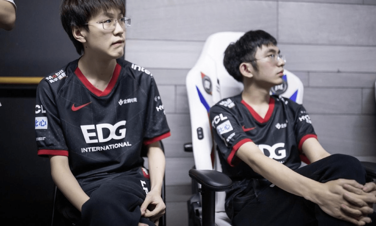 史诗对决!S赛上演极限翻盘的简单介绍 史诗对决!S赛上演极限翻盘的简单介绍