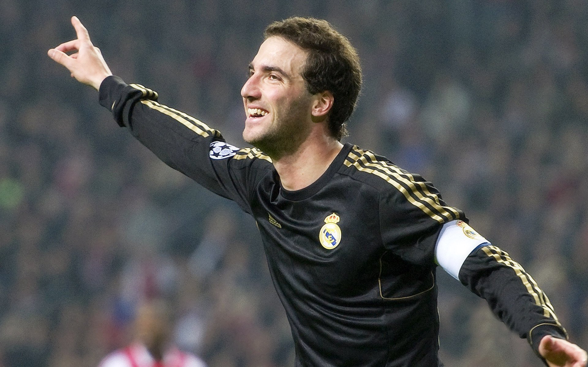 王座更迭,当虚拟王权照进现实,浓眉是唯一的破壁者